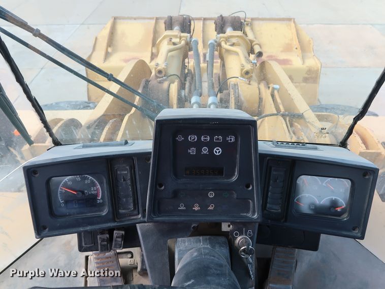 image for item DG7017 1996 Caterpillar 980G wheel loader