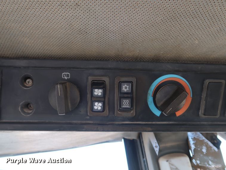 image for item DG7017 1996 Caterpillar 980G wheel loader