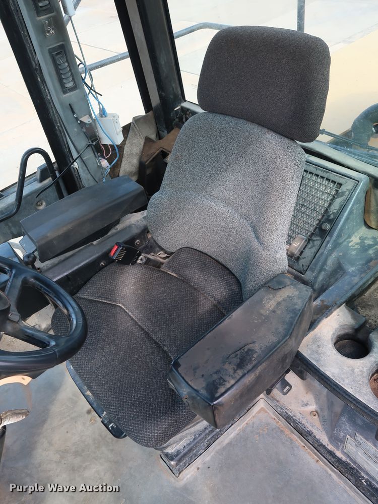 image for item DG7017 1996 Caterpillar 980G wheel loader