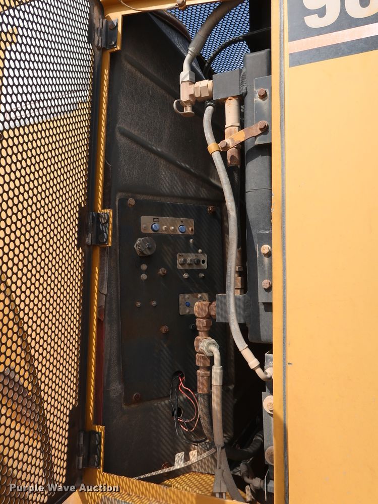 image for item DG7017 1996 Caterpillar 980G wheel loader