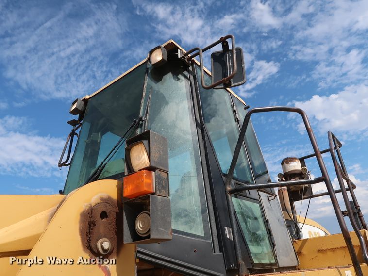 image for item DG7017 1996 Caterpillar 980G wheel loader