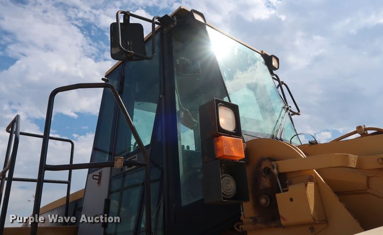 image for item DG7017 1996 Caterpillar 980G wheel loader