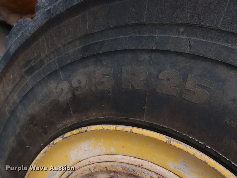 image for item DG7017 1996 Caterpillar 980G wheel loader