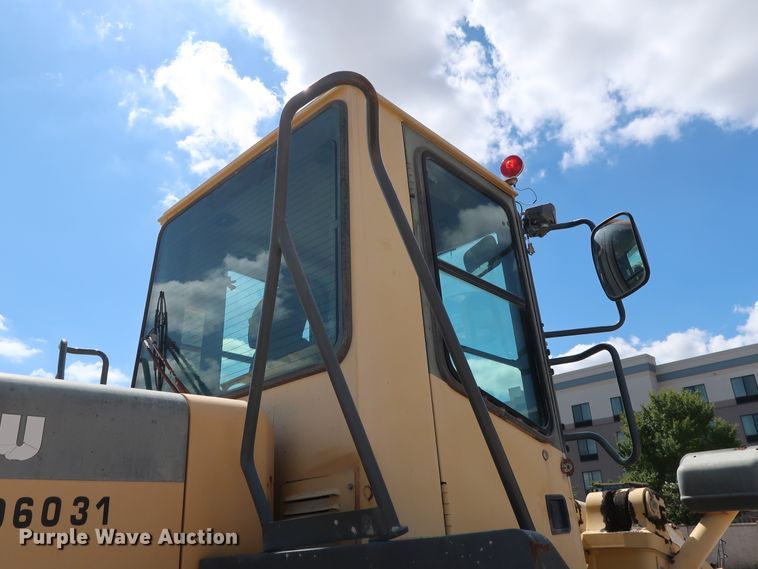 image for item DG7021 2001 Komatsu WA320-3MC wheel loader