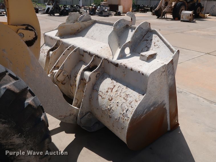 image for item DG7021 2001 Komatsu WA320-3MC wheel loader