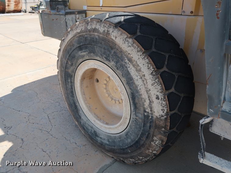 image for item DG7021 2001 Komatsu WA320-3MC wheel loader