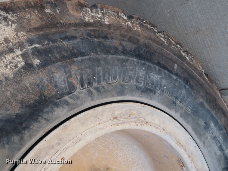 image for item DG7021 2001 Komatsu WA320-3MC wheel loader