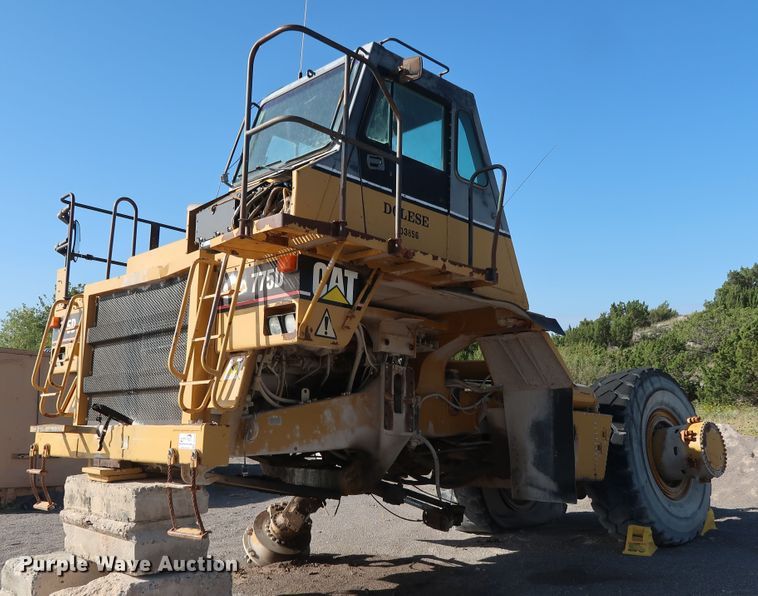 image for item DG7026 1999 Caterpillar 775D haul truck