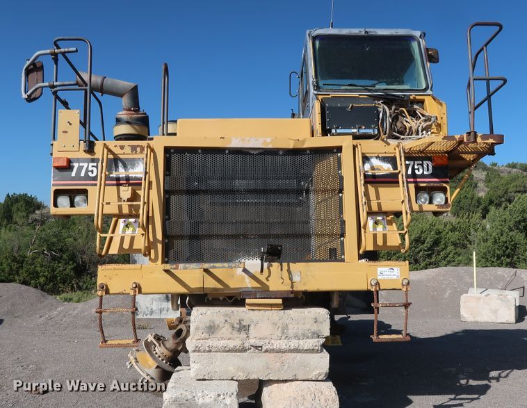 image for item DG7026 1999 Caterpillar 775D haul truck