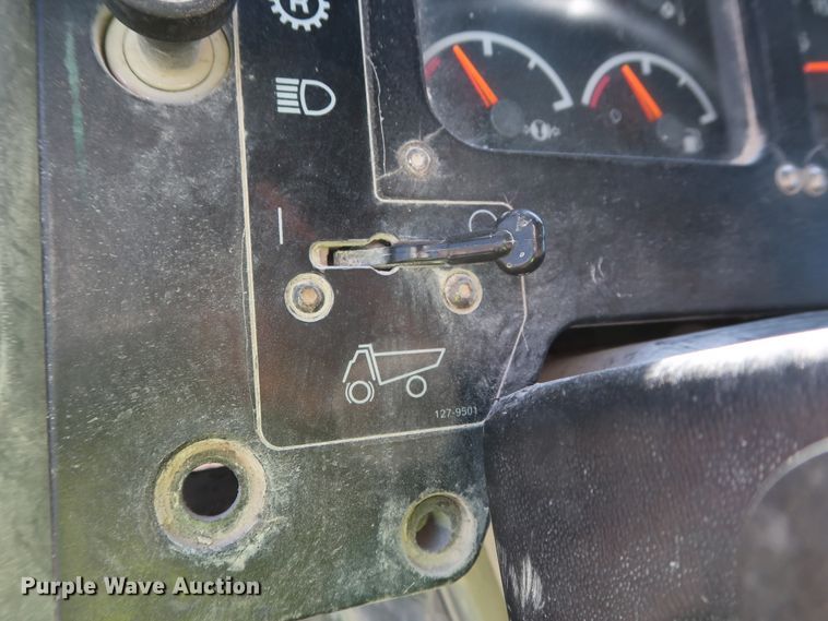 image for item DG7026 1999 Caterpillar 775D haul truck