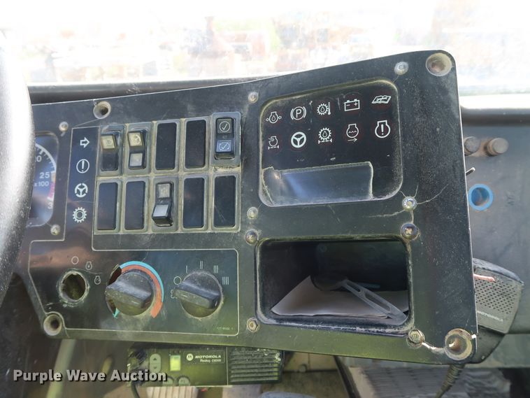 image for item DG7026 1999 Caterpillar 775D haul truck