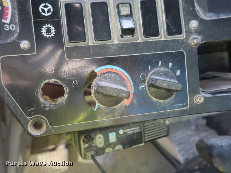 image for item DG7026 1999 Caterpillar 775D haul truck