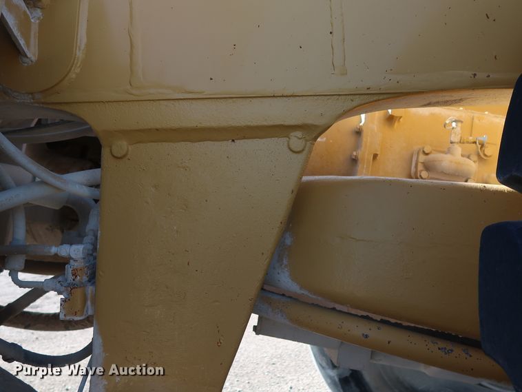 image for item DG7026 1999 Caterpillar 775D haul truck