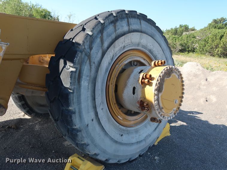 image for item DG7026 1999 Caterpillar 775D haul truck