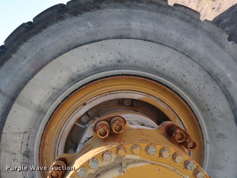 image for item DG7026 1999 Caterpillar 775D haul truck