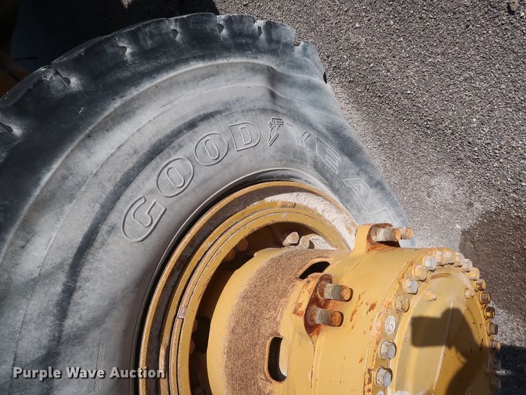 image for item DG7026 1999 Caterpillar 775D haul truck