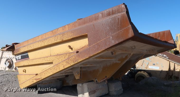 image for item DG7026 1999 Caterpillar 775D haul truck