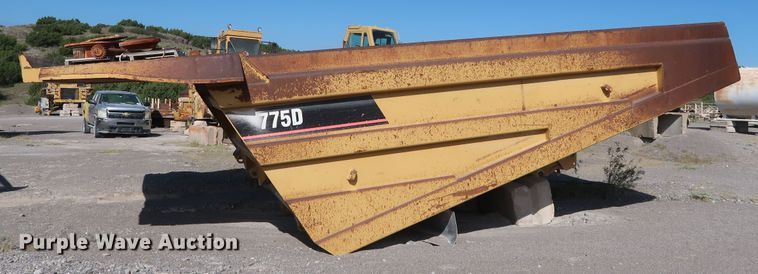 image for item DG7026 1999 Caterpillar 775D haul truck