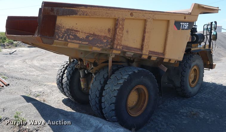 image for item DG7032 2007 Caterpillar 775F haul truck