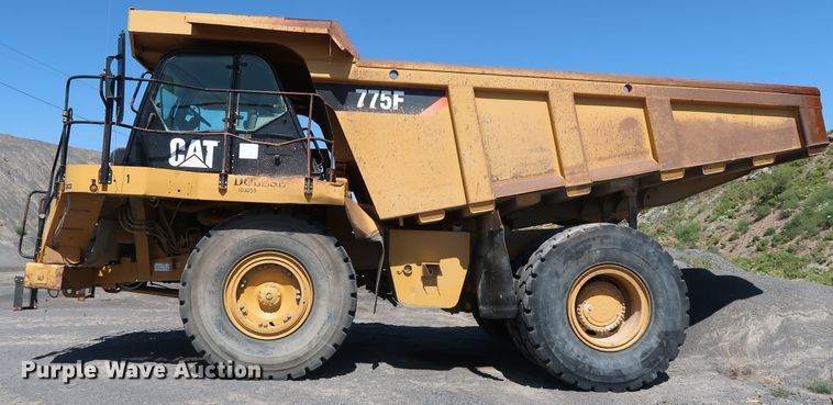 image for item DG7032 2007 Caterpillar 775F haul truck