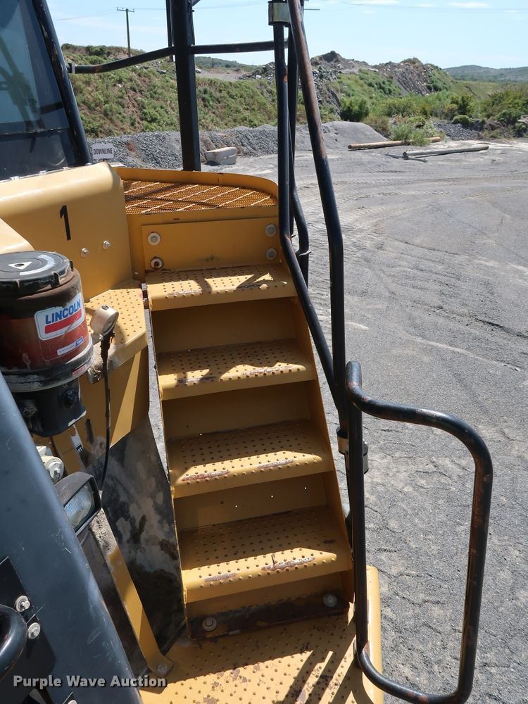 image for item DG7032 2007 Caterpillar 775F haul truck