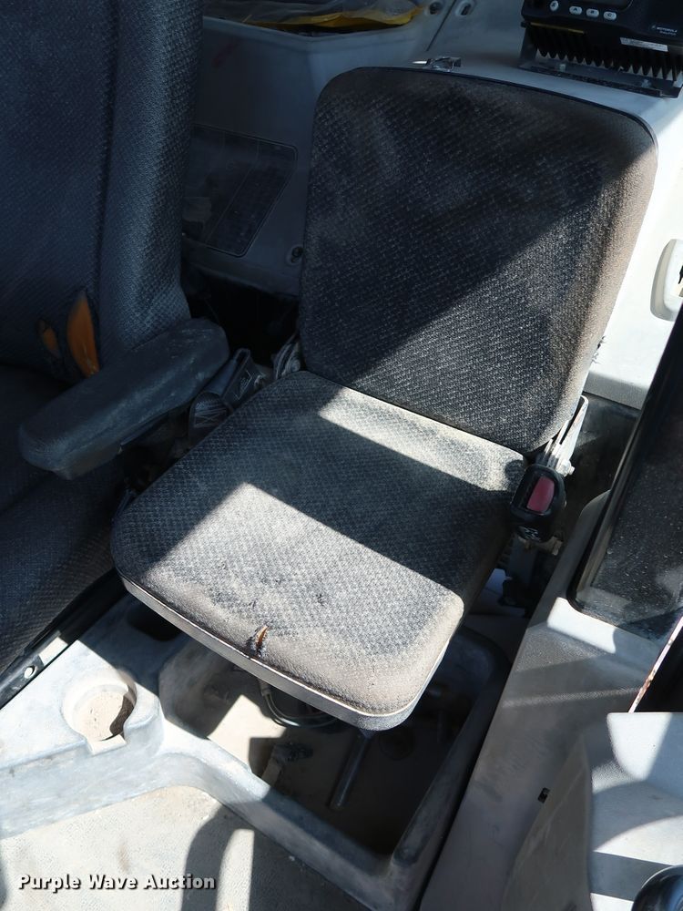 image for item DG7032 2007 Caterpillar 775F haul truck