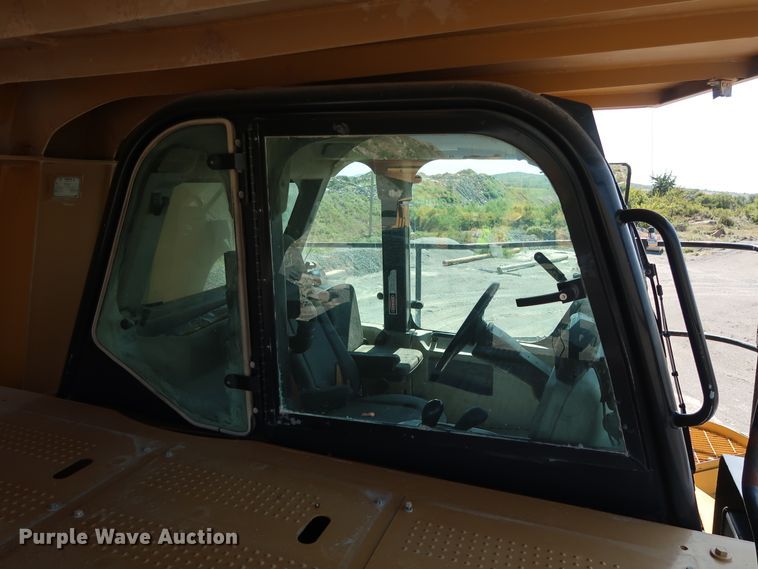 image for item DG7032 2007 Caterpillar 775F haul truck