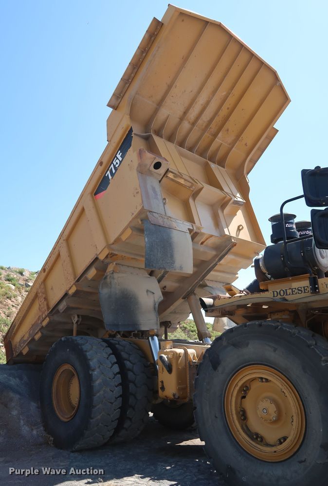 image for item DG7032 2007 Caterpillar 775F haul truck
