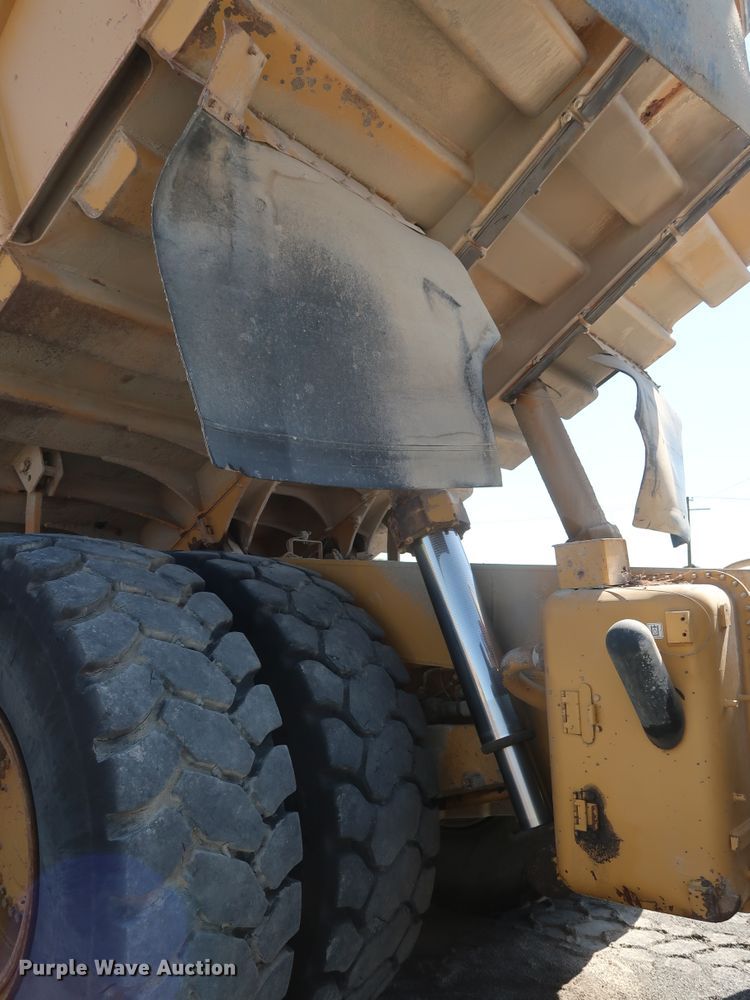 image for item DG7032 2007 Caterpillar 775F haul truck