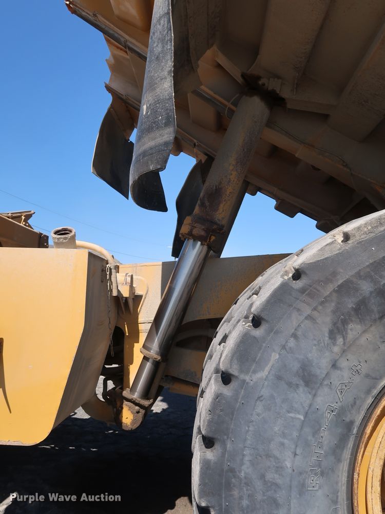 image for item DG7032 2007 Caterpillar 775F haul truck