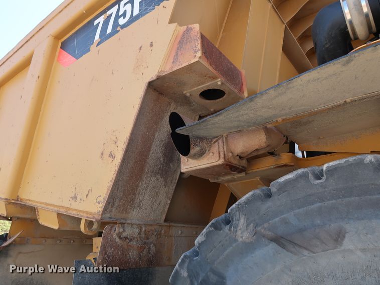 image for item DG7032 2007 Caterpillar 775F haul truck