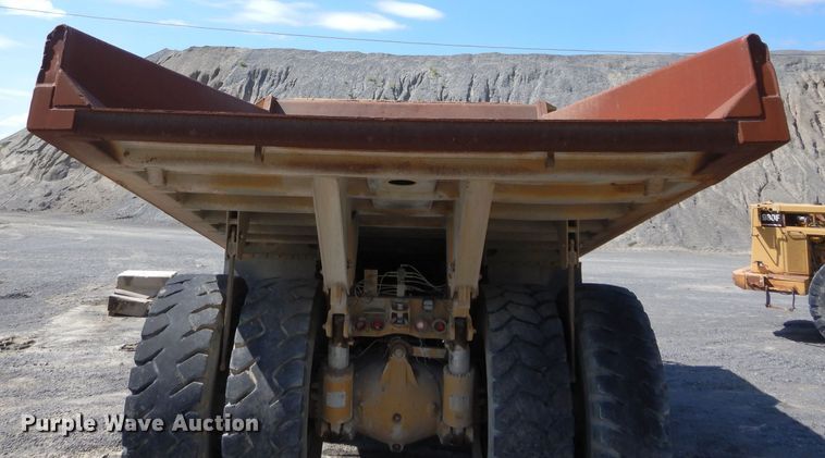 image for item DG7033 1999 Caterpillar 775D haul truck