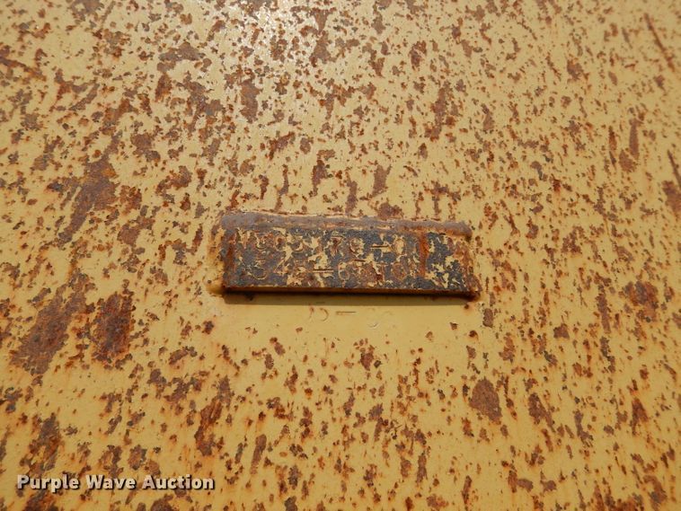 image for item DG7033 1999 Caterpillar 775D haul truck