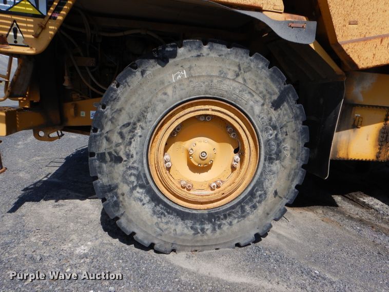 image for item DG7033 1999 Caterpillar 775D haul truck