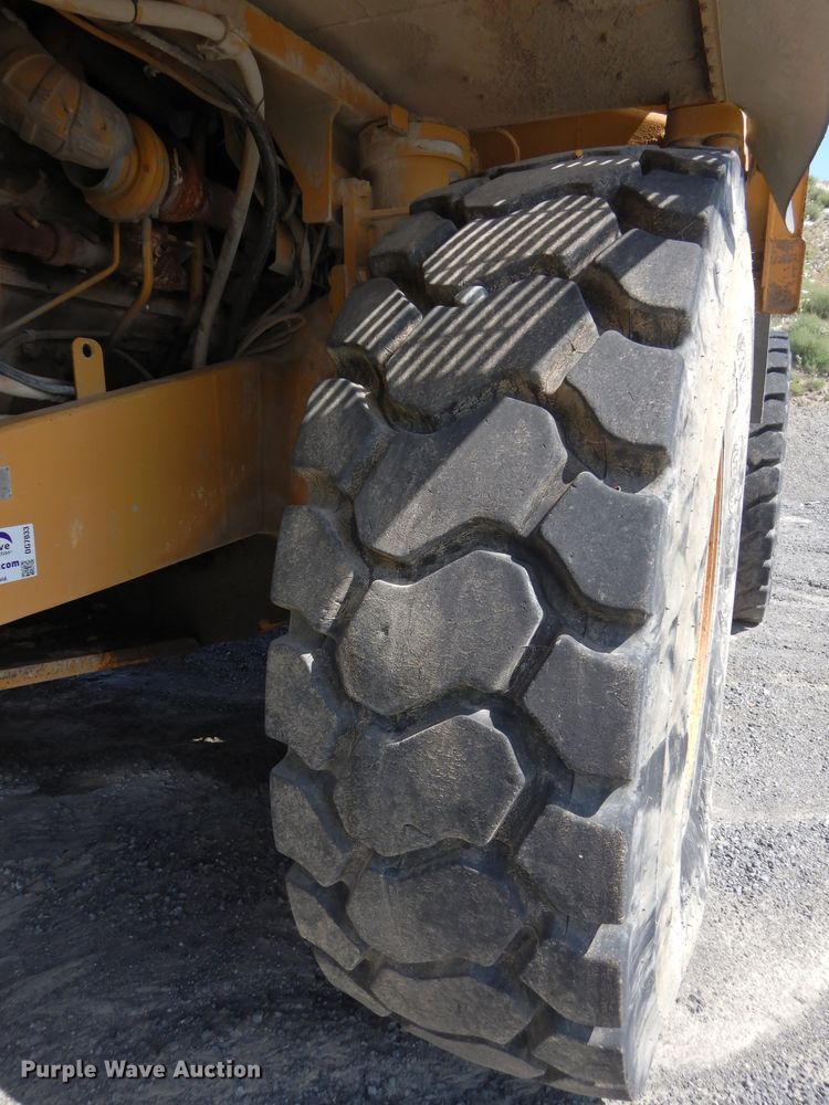 image for item DG7033 1999 Caterpillar 775D haul truck