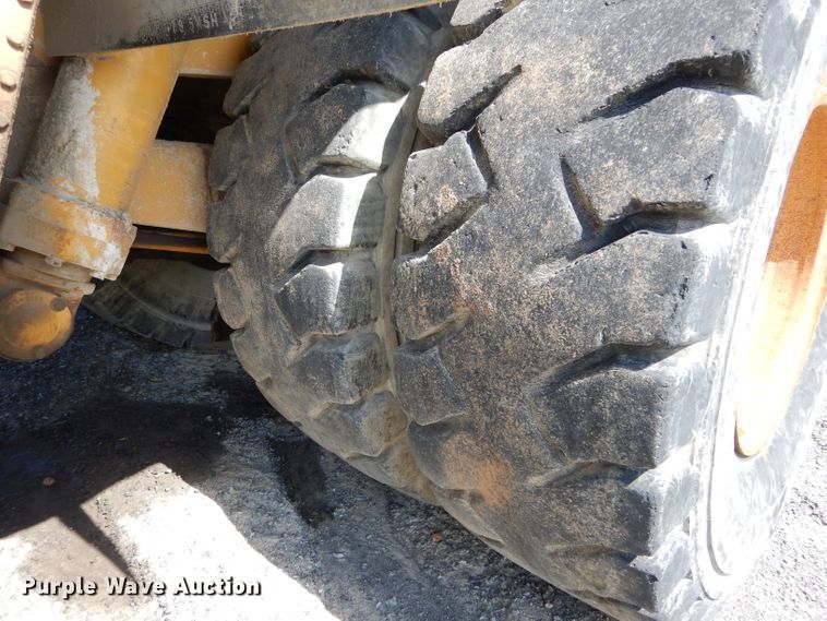 image for item DG7033 1999 Caterpillar 775D haul truck