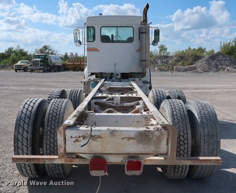 image for item DG7034 2000 Kenworth W900 truck cab and chassis