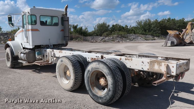 image for item DG7034 2000 Kenworth W900 truck cab and chassis