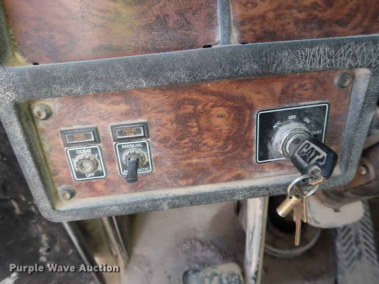 image for item DG7034 2000 Kenworth W900 truck cab and chassis