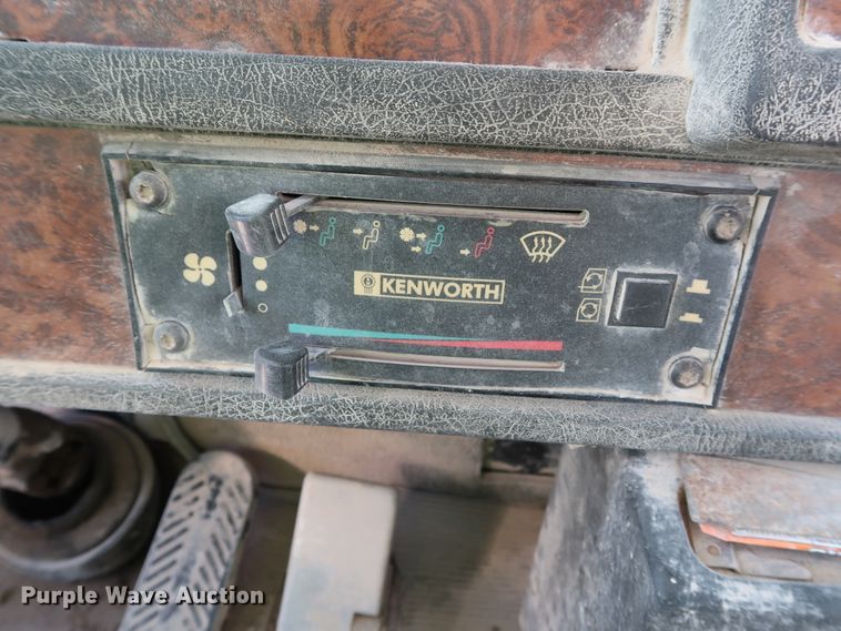 image for item DG7034 2000 Kenworth W900 truck cab and chassis