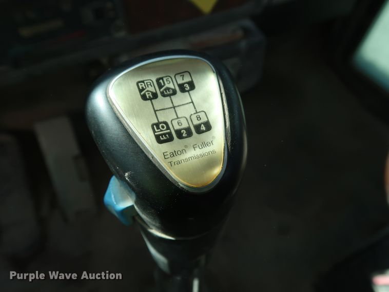 image for item DG7034 2000 Kenworth W900 truck cab and chassis