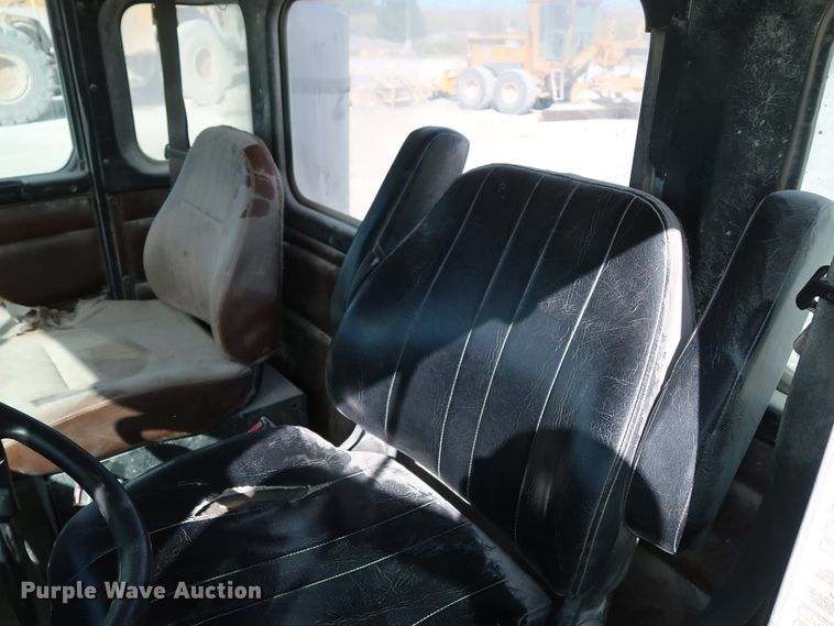 image for item DG7034 2000 Kenworth W900 truck cab and chassis