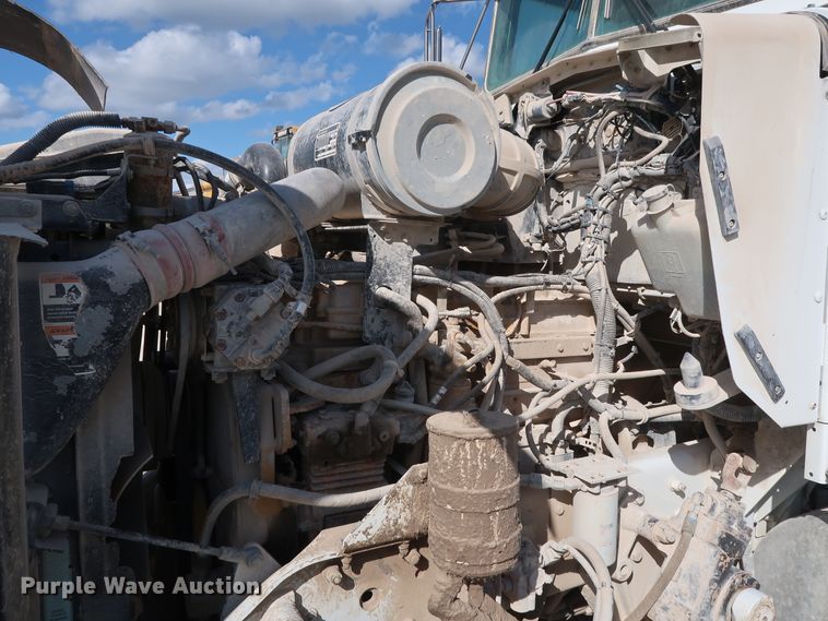 image for item DG7034 2000 Kenworth W900 truck cab and chassis