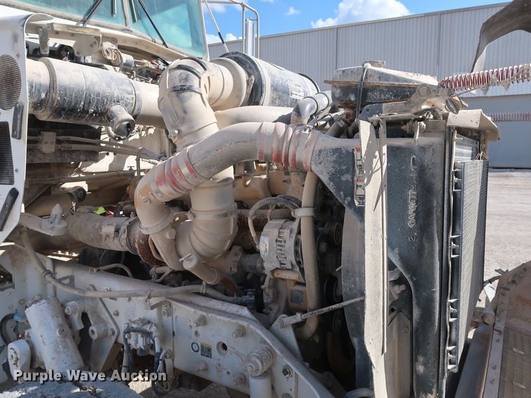 image for item DG7034 2000 Kenworth W900 truck cab and chassis