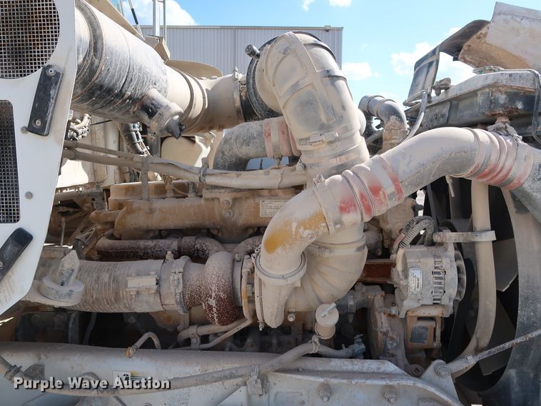 image for item DG7034 2000 Kenworth W900 truck cab and chassis