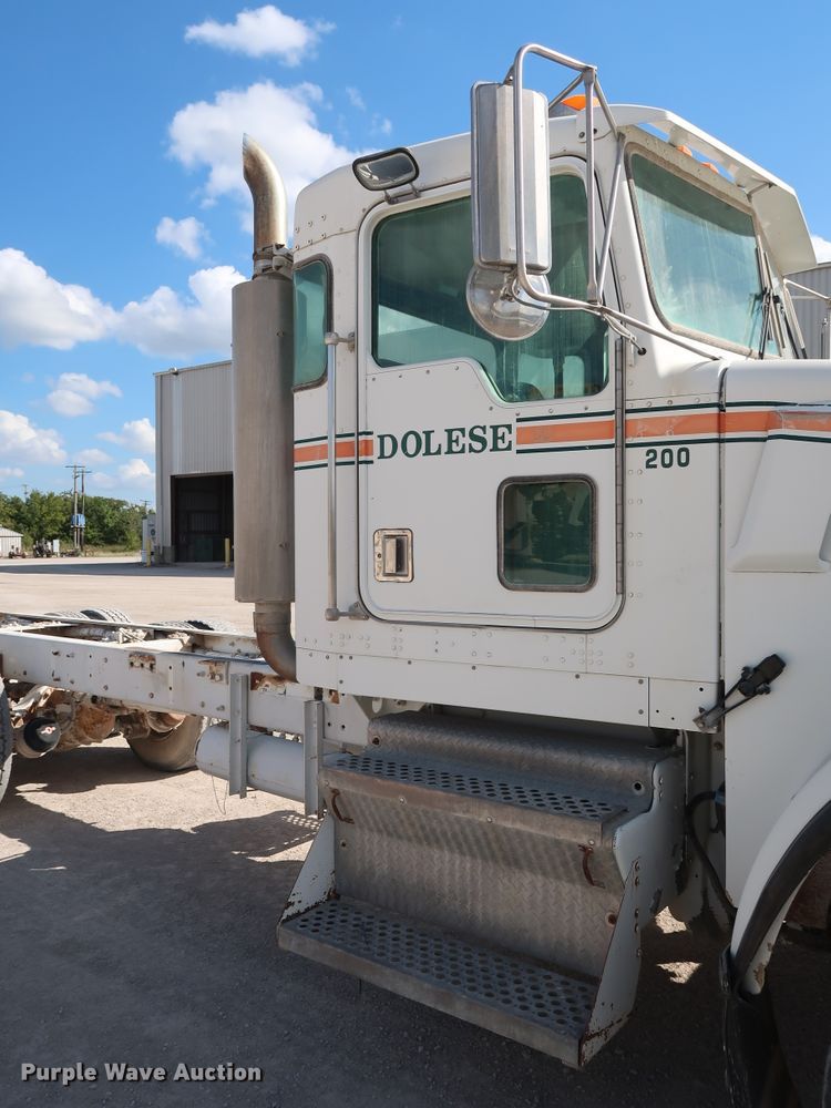 image for item DG7034 2000 Kenworth W900 truck cab and chassis