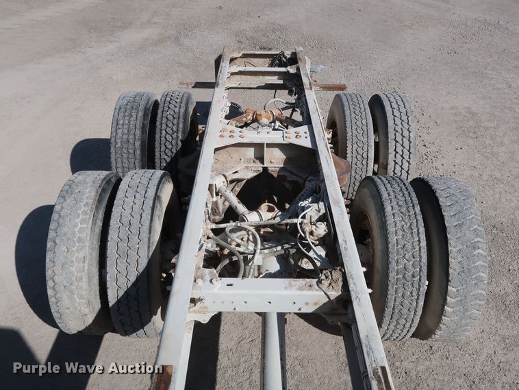 image for item DG7034 2000 Kenworth W900 truck cab and chassis