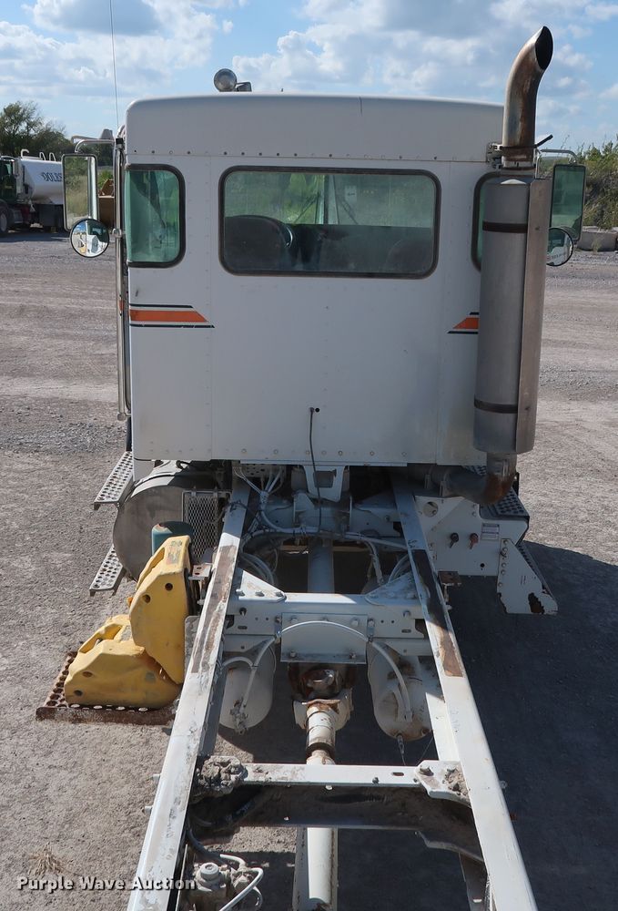 image for item DG7034 2000 Kenworth W900 truck cab and chassis