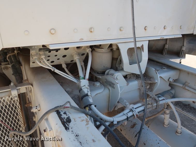 image for item DG7034 2000 Kenworth W900 truck cab and chassis