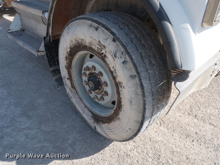 image for item DG7034 2000 Kenworth W900 truck cab and chassis